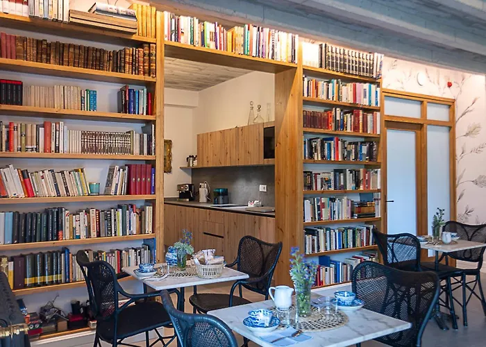 Casa Luca De Tena Hotel *